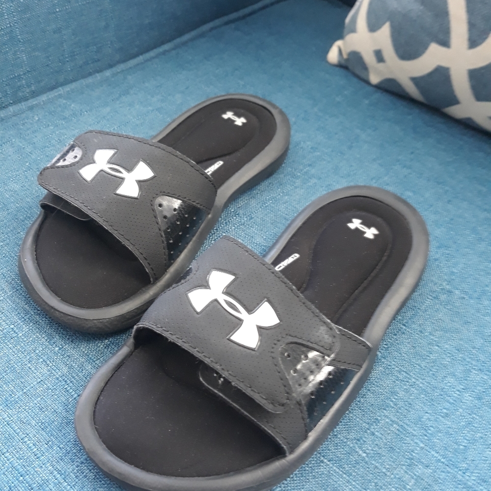 Under armour sandals kids 13